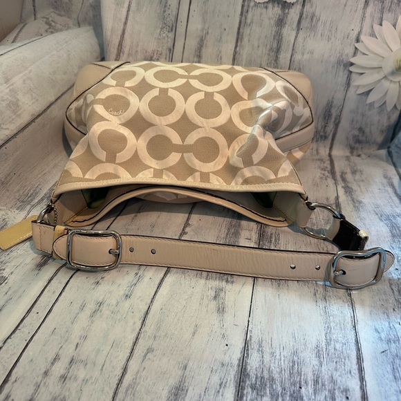 ❤️REDUCED❤️Coach Peyton Cream/Tan Hobo Bag EUC - Picture 14 of 15